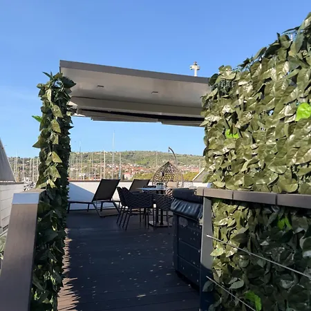 Junglehouse - Floating House