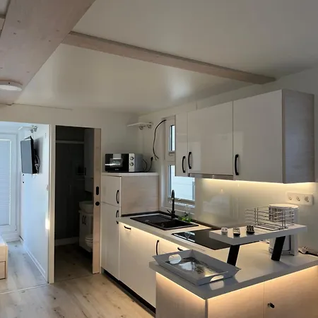 Junglehouse - Floating House Portorož